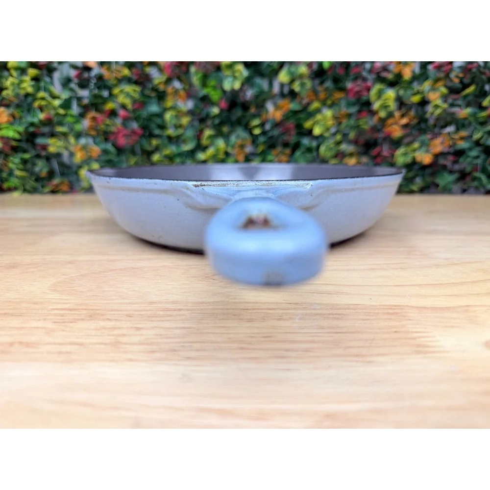 Le Creuset 23 Enameled Cast Iron Skillet Double Spout Sky Blue France 9